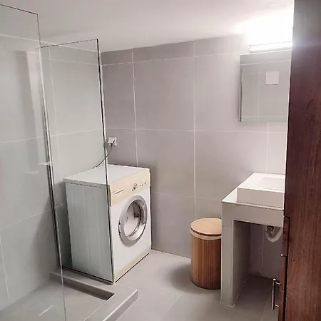With Homegym, Next To The Main Lejlighed *